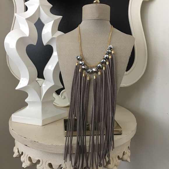 ❤️SOLD IN BOUTIQUE 🌺Steve Madden
Necklace - Picture 2 of 7